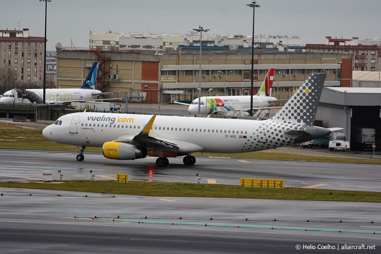 EC-MQE (7585) 2017 Airbus A320-232(WL)