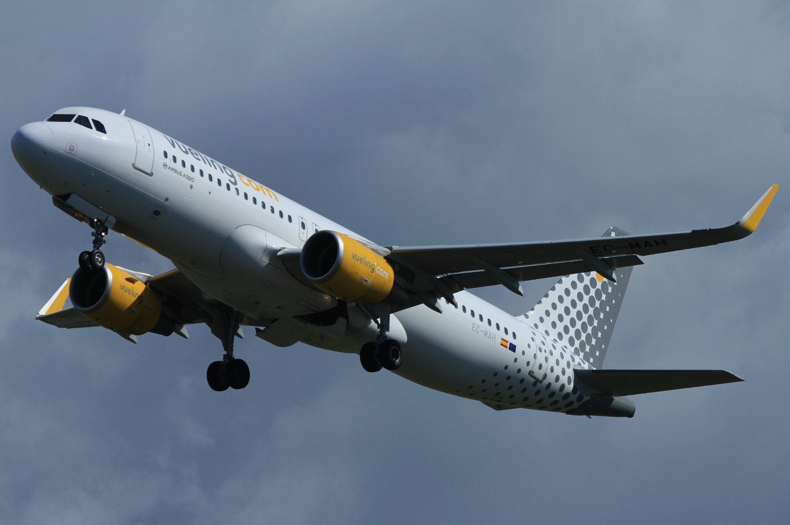 EC-MAH · Airbus A320-214(WL) · (SVG / ENZV)