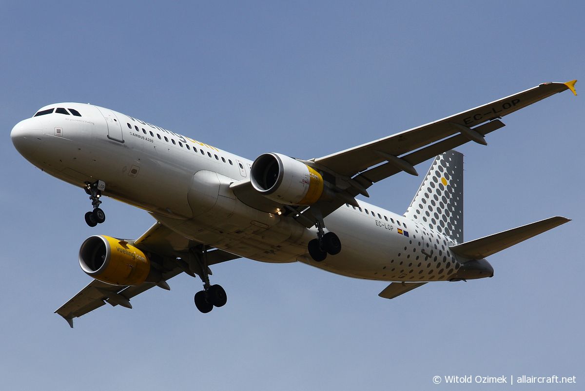EC-LOP (4937) 2011 Airbus A320-214