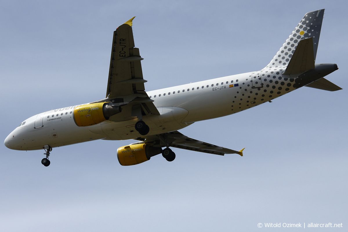 EC-JTR · Airbus A320-214 · (FCO / LIRF)