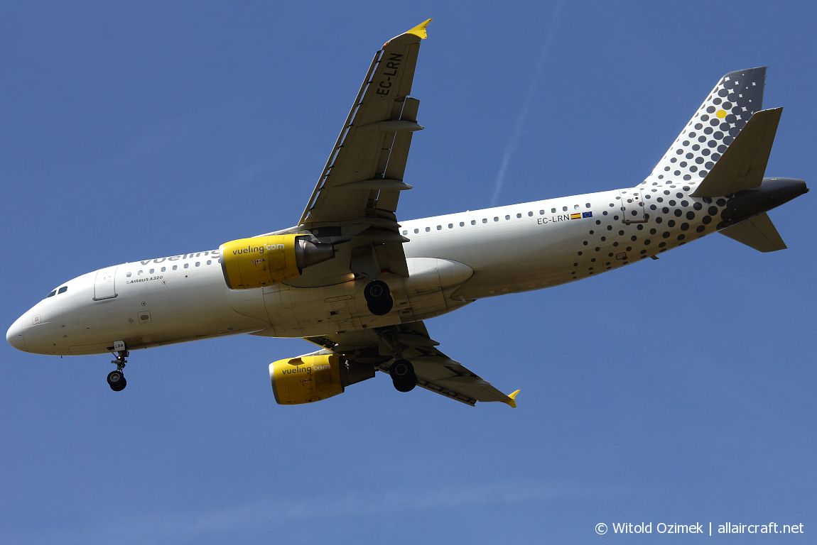 EC-LRN · Airbus A320-214 · (FCO / LIRF)