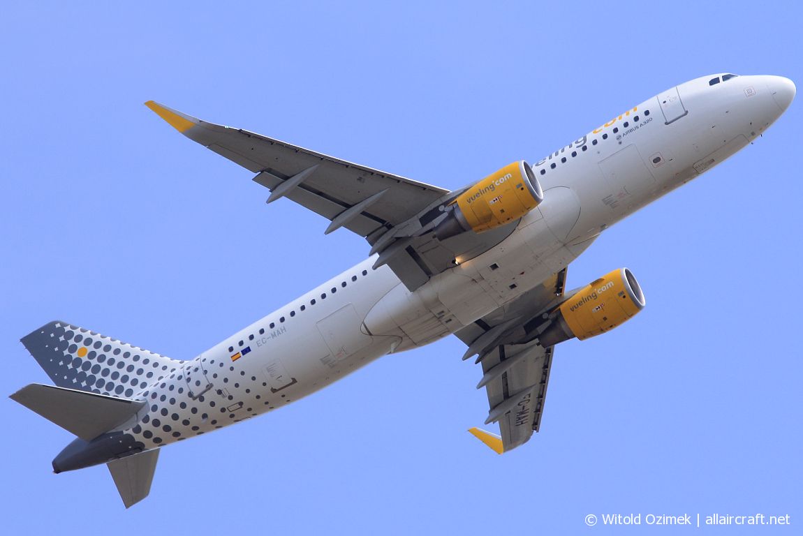 EC-MAH · Airbus A320-214(WL) · (FCO / LIRF)
