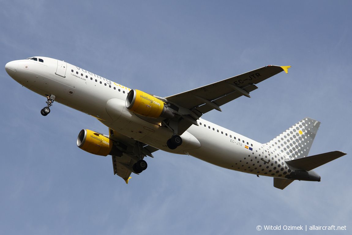 EC-JTR · Airbus A320-214 · (FCO / LIRF)