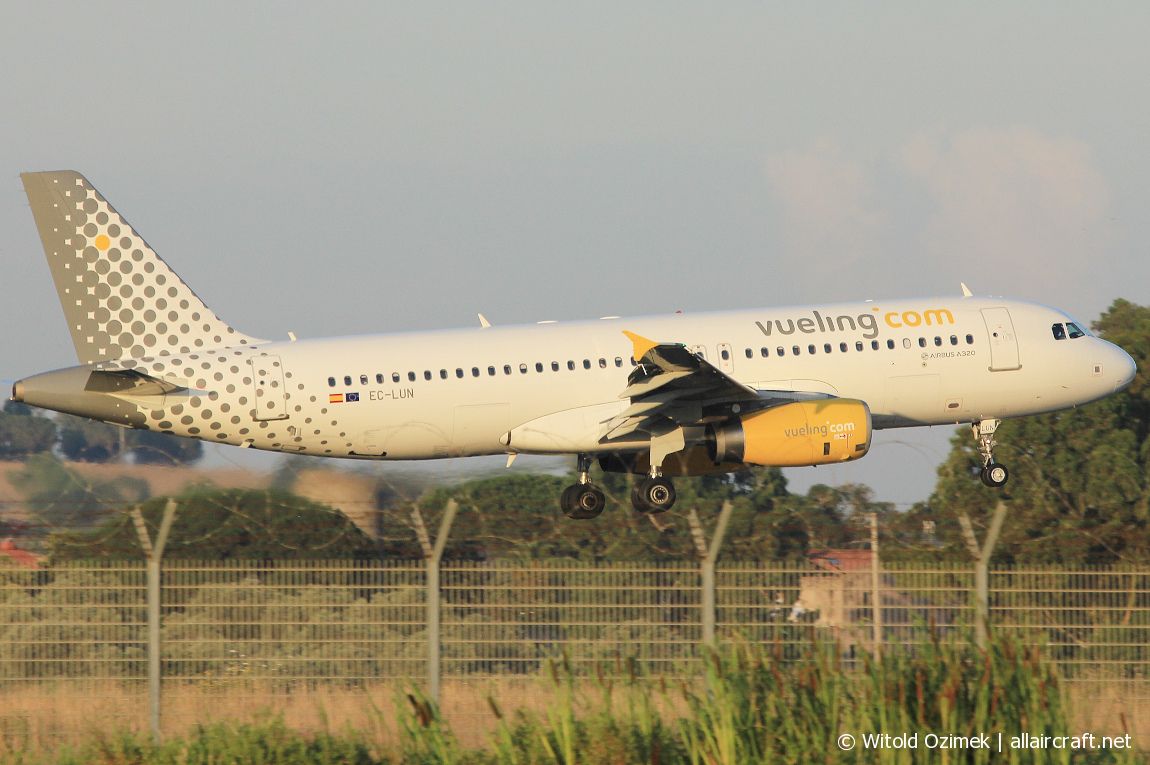 EC-LUN (5479) 2013 Airbus A320-232