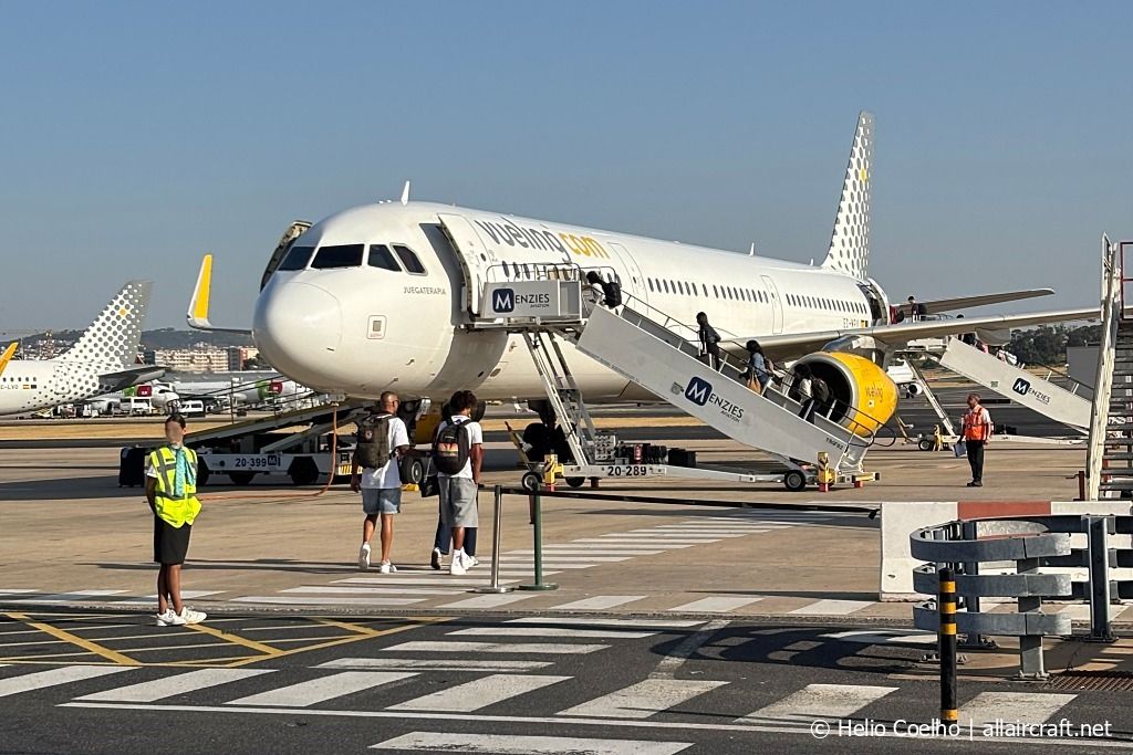 EC-MPV (7590) 2017 Airbus A321-231(WL)