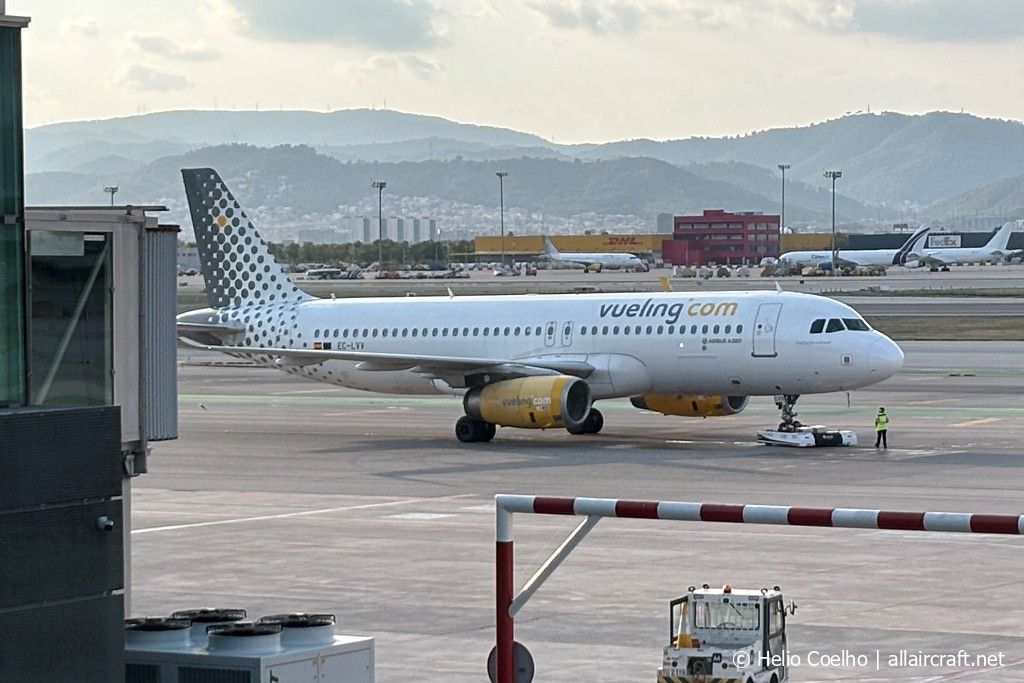 EC-LVV (5620) 2013 Airbus A320-232(WL)