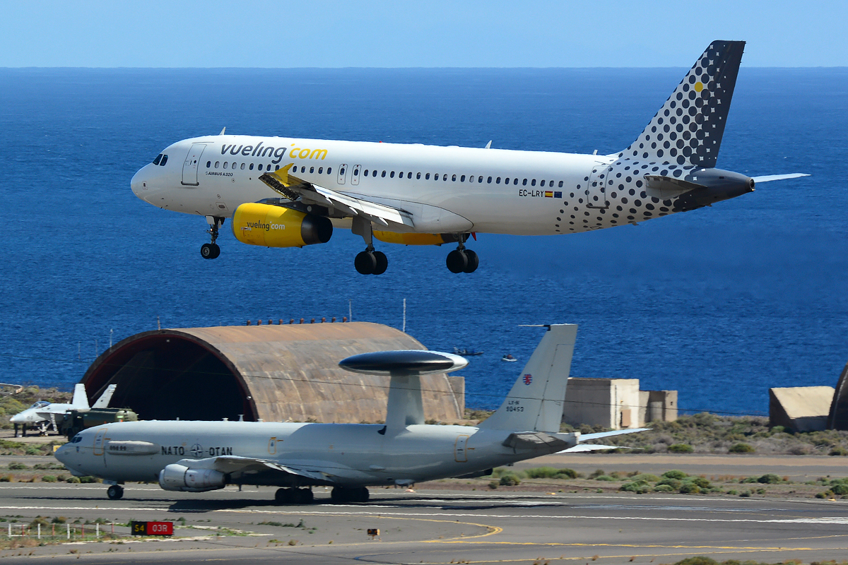 EC-LRY (1862) 2002 Airbus A320-232