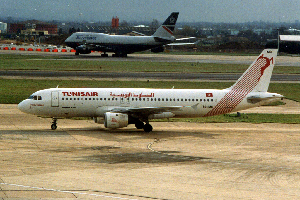 TS-IMC · Airbus A320-211 · (LHR / EGLL)