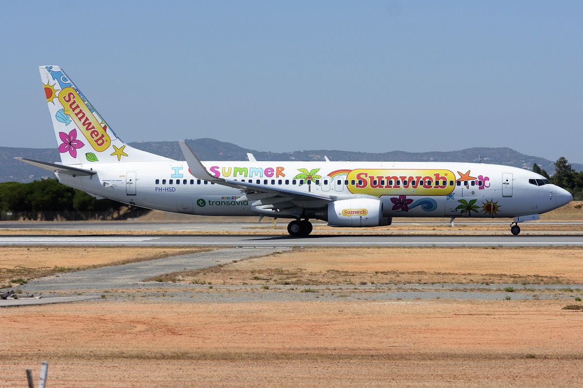 PH-HSD · Boeing 737-8K2 · (FAO/ LPFR)
