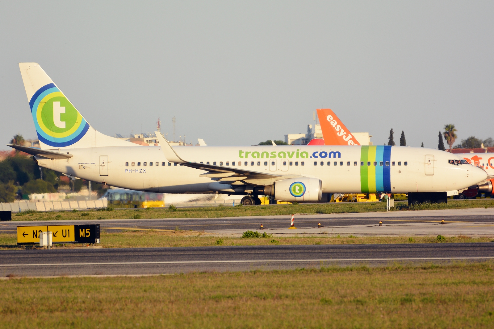 PH-HZX · Boeing 737-8K2(WL) · (LIS / LPPT)