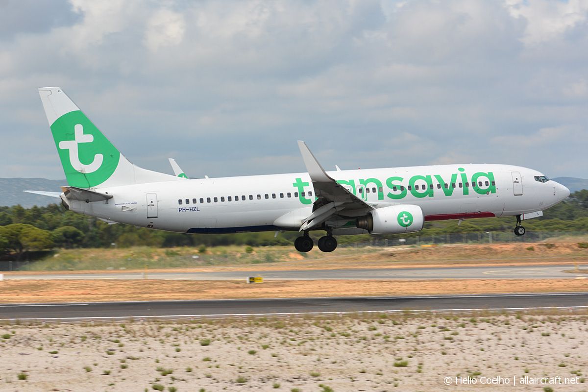 PH-HZL · Boeing 737-8K2(WL) · (FAO / LPFR)