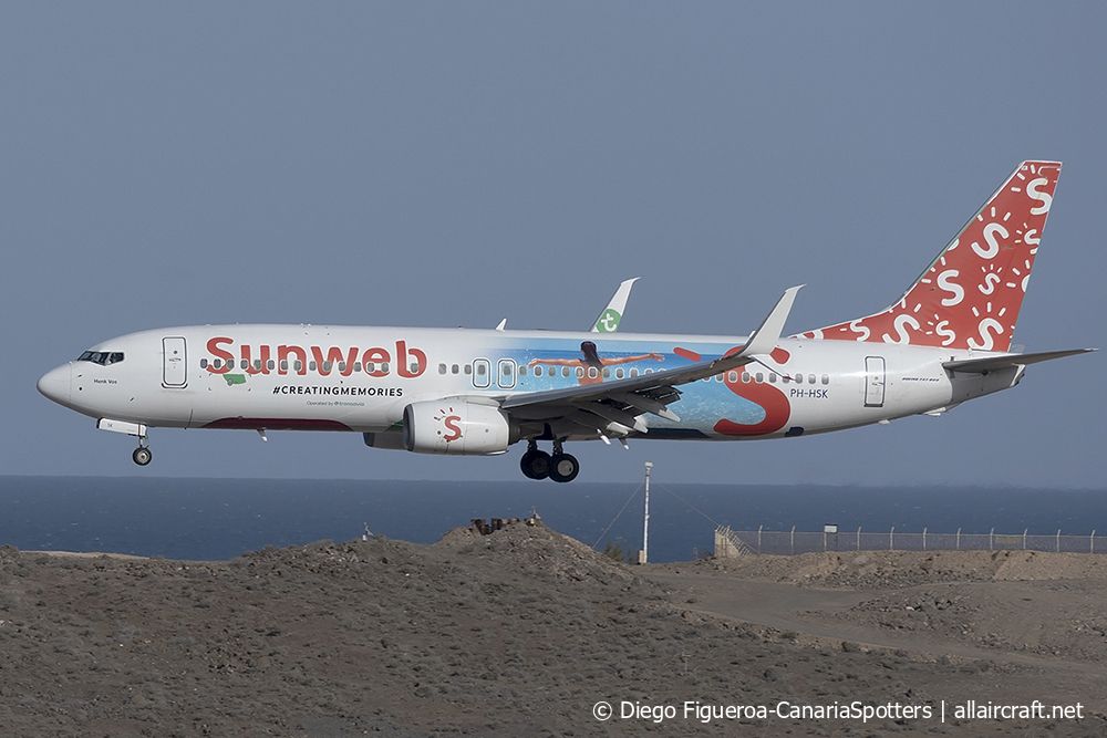 PH-HSK (41330) 2015 Boeing 737-8K2(WL)