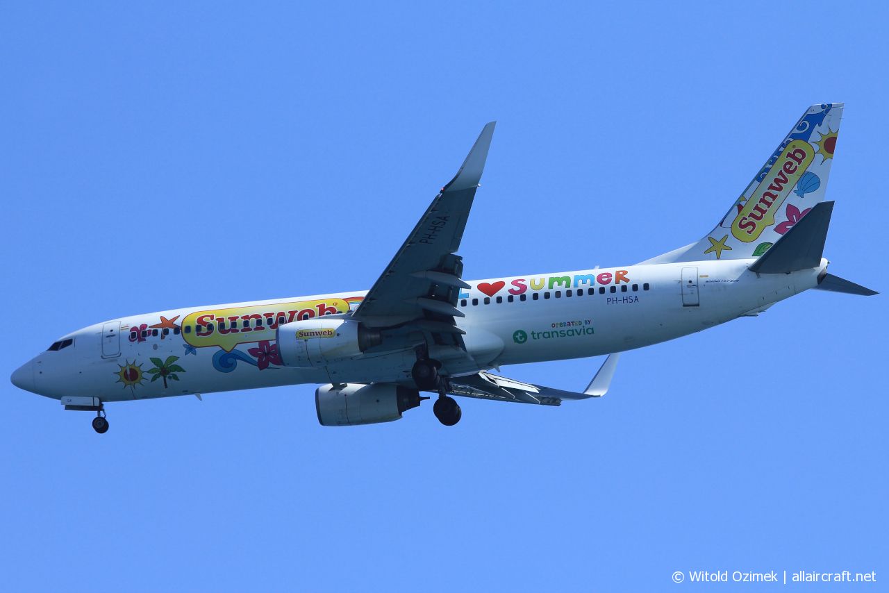 PH-HSA · Boeing 737-8K2(WL) · (HER / LGIR)