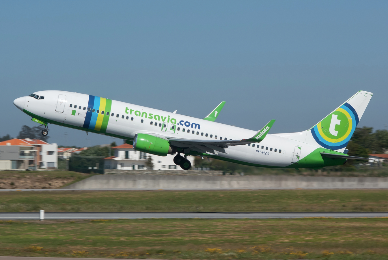 PH-HZA (28373) 1998 Boeing 737-8K2(WL)