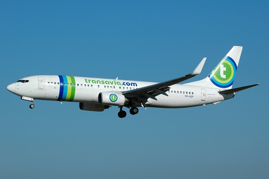 PH-HZF (28378) 1999 Boeing 737-8K2(WL)