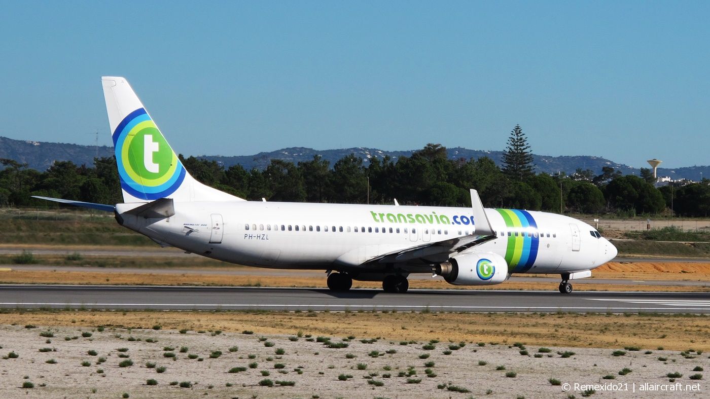 PH-HZL (30391) 2001 Boeing 737-8K2(WL)