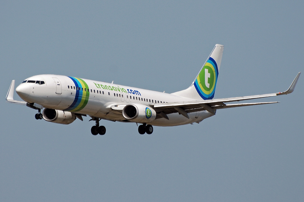 PH-HZV (30650) 2002 Boeing 737-8K2(WL)