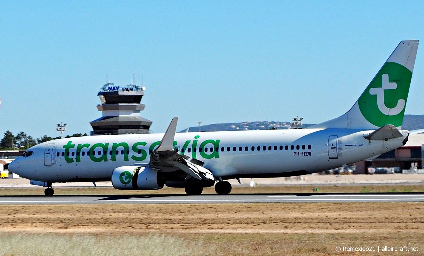 PH-HZW · Boeing 737-8K2(WL) · (FAO / LPFR)