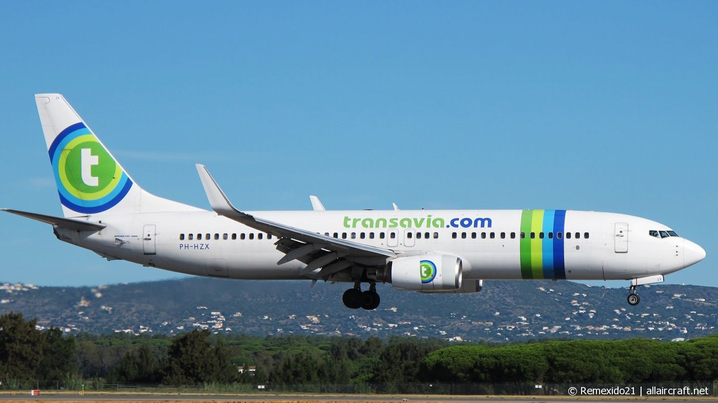 PH-HZX · Boeing 737-8K2(WL) · (FAO / LPFR)