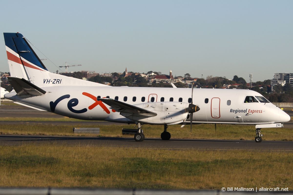 VH-ZRI · Saab 340B · (SYD / YSSY)