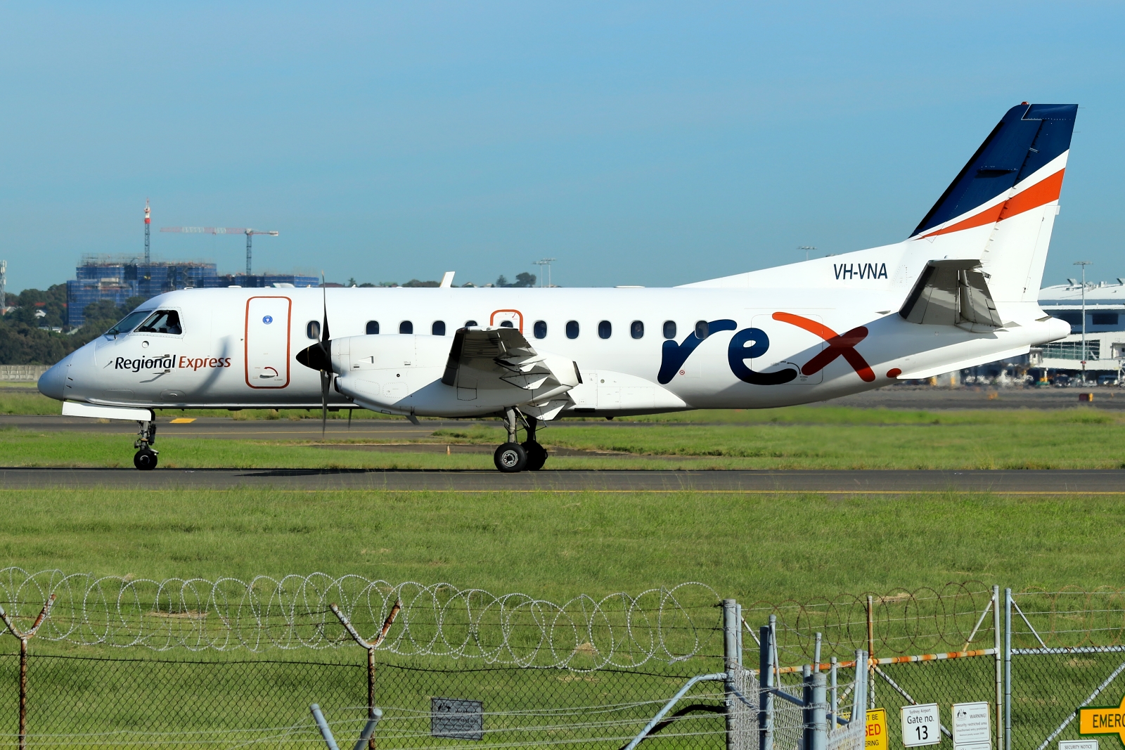 VH-VNA · Saab 340B · (SYD / YSSY)