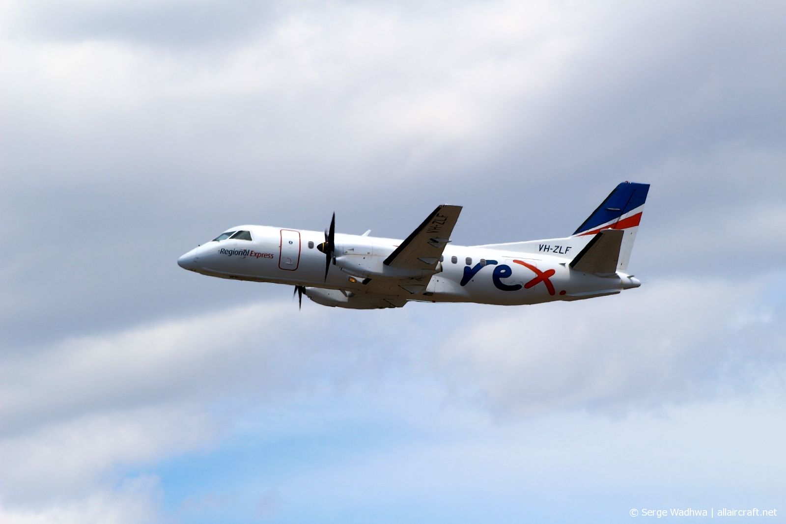 VH-ZLF · Saab 340B · (SYD / YSSY)