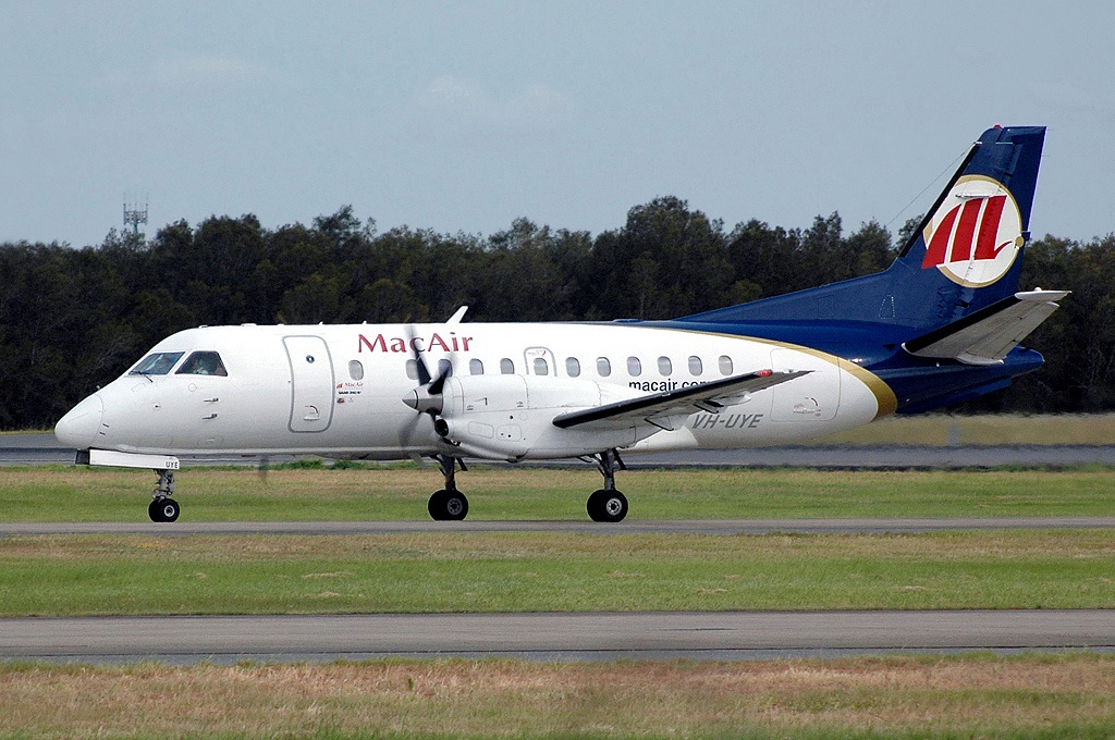 VH-UYE · Saab 340B · (BNE / YBBN)