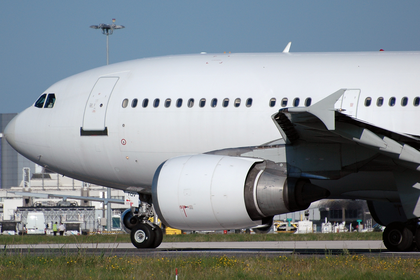 CS-TQV · Airbus A310-304 · (LIS / LPPT)