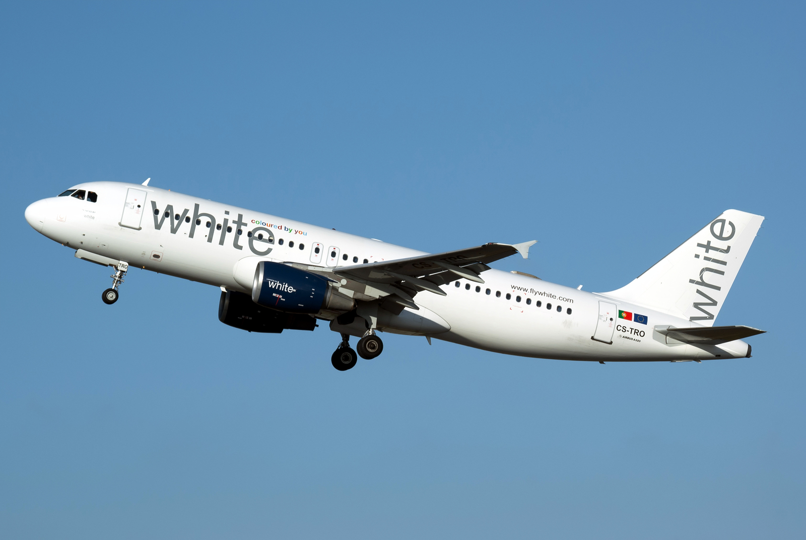 CS-TRO · Airbus A320-214 · (OPO / LPPR)