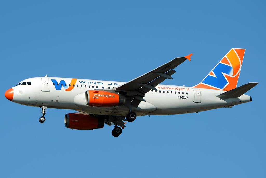 EI-ECY (2723) 2006 Airbus A319-132