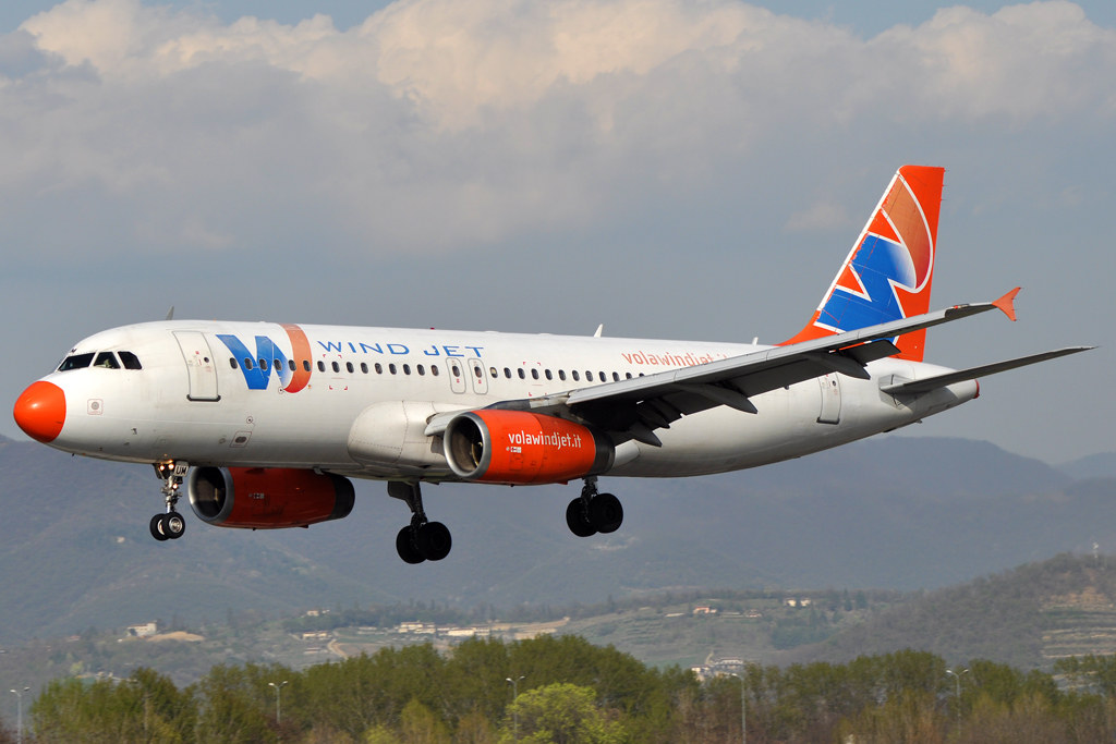 EI-CUM (542) 1997 Airbus A320-232