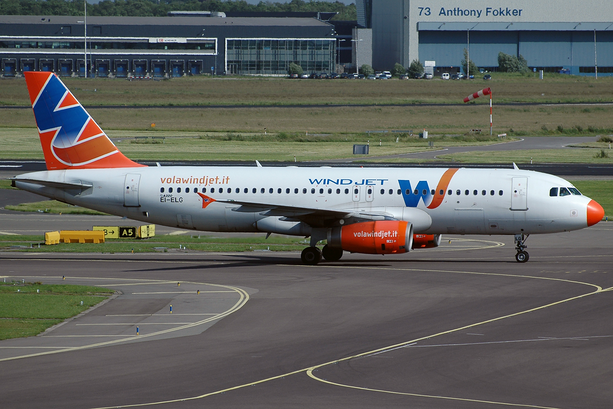 EI-ELG (877) 1998 Airbus A320-232
