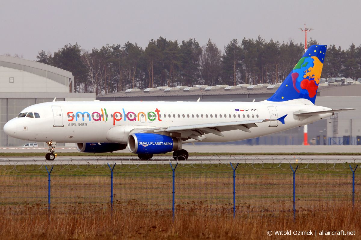 SP-HAH · Airbus A320-233 · (RZE / EPRZ)