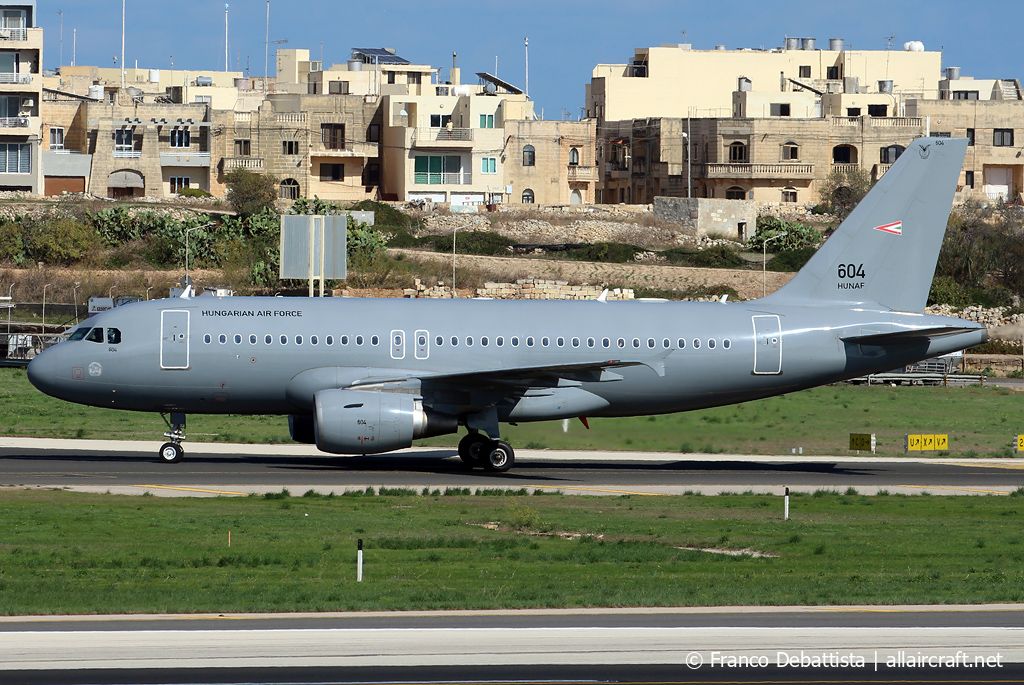 604 · Airbus A319-112 · (MLA / LMML)