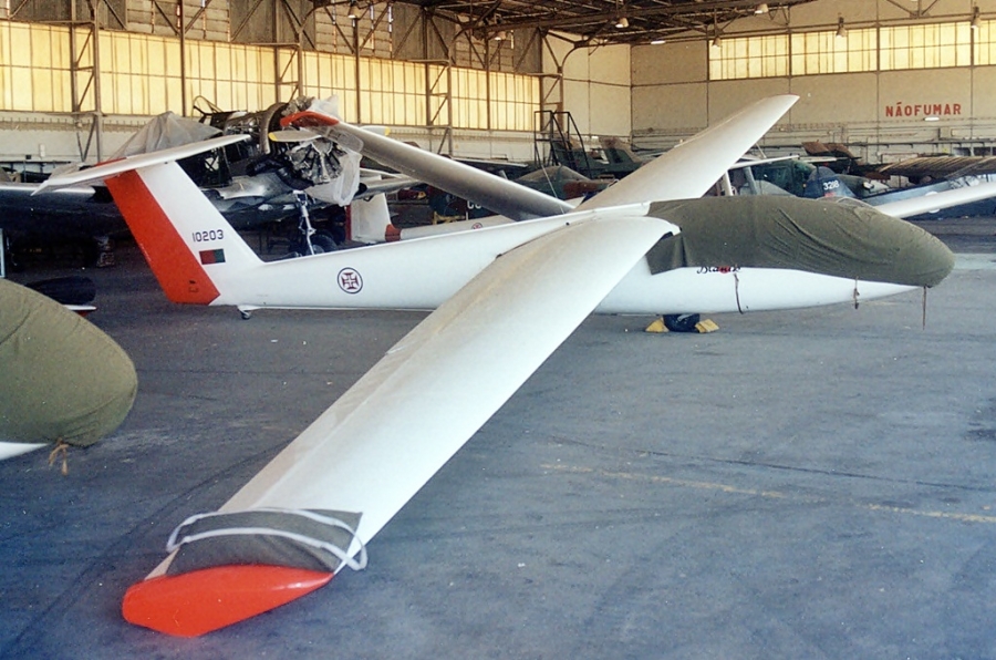 10203 · Let L-23 Super Blanik · --