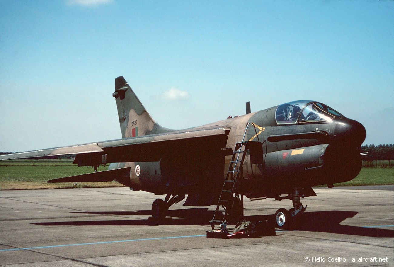 15527 · LTV A-7P Corsair II · (LWR / EHLW)