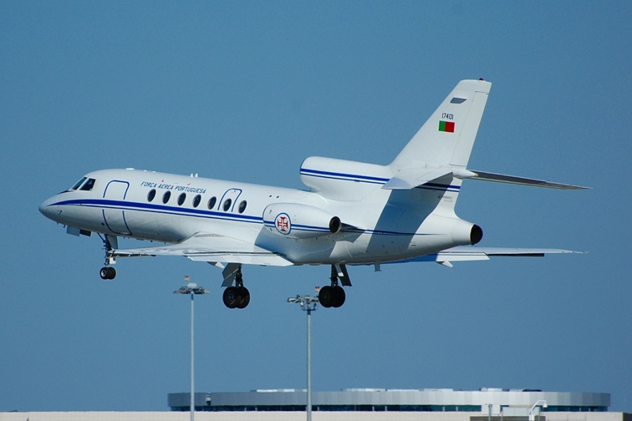 17401 · Dassault Falcon 50 · (LIS / LPPT)