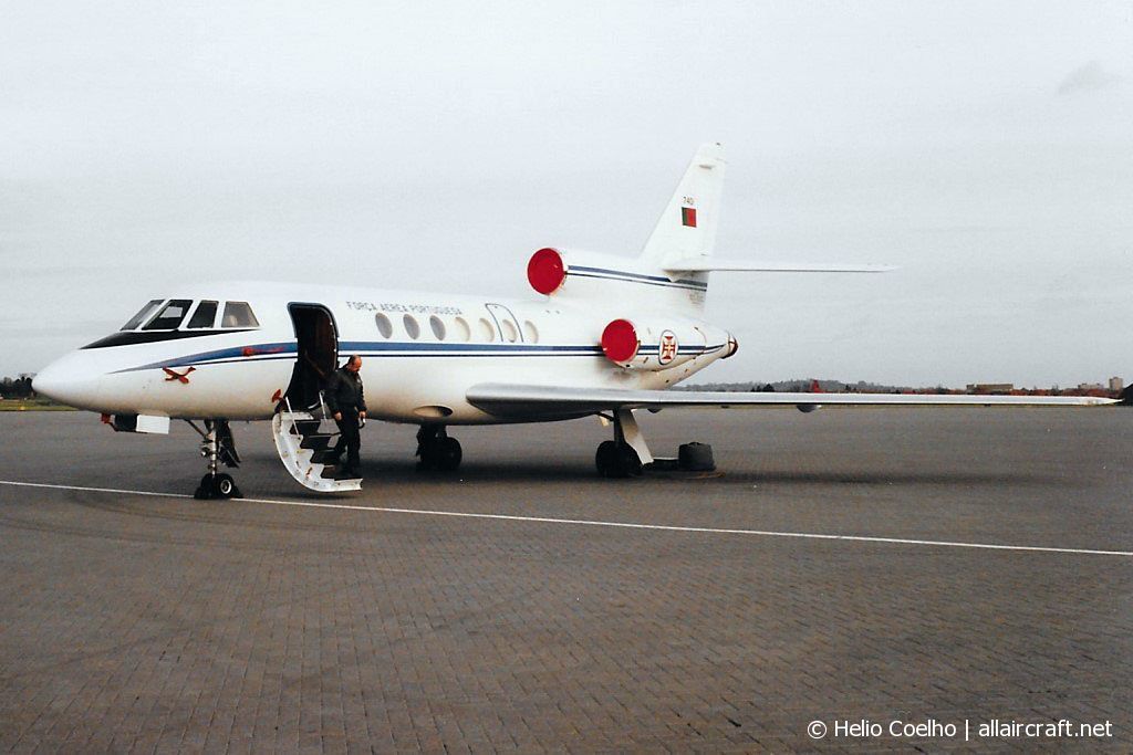 7401 · Dassault Falcon 50 · (NHT / EGWU)