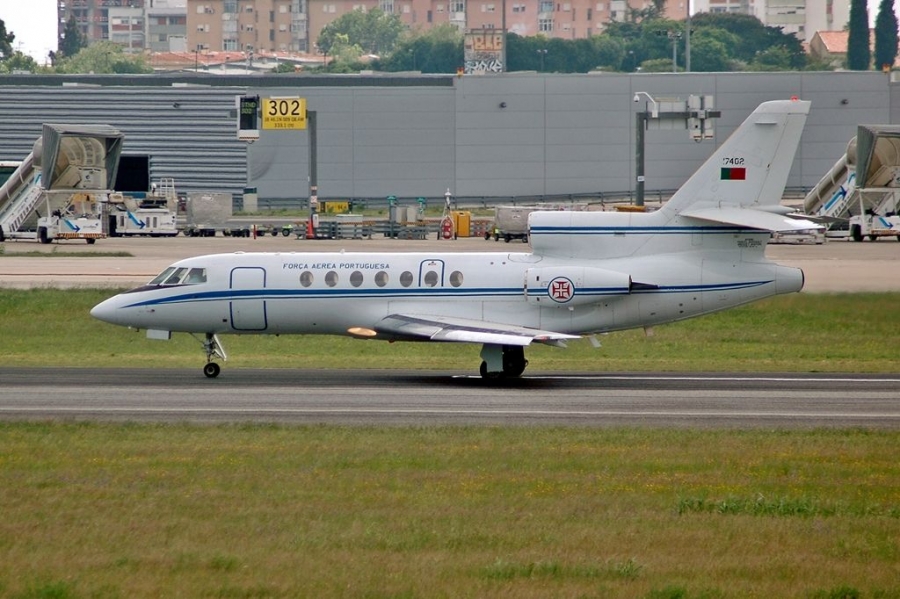 17402 · Dassault Falcon 50 · (LIS / LPPT)
