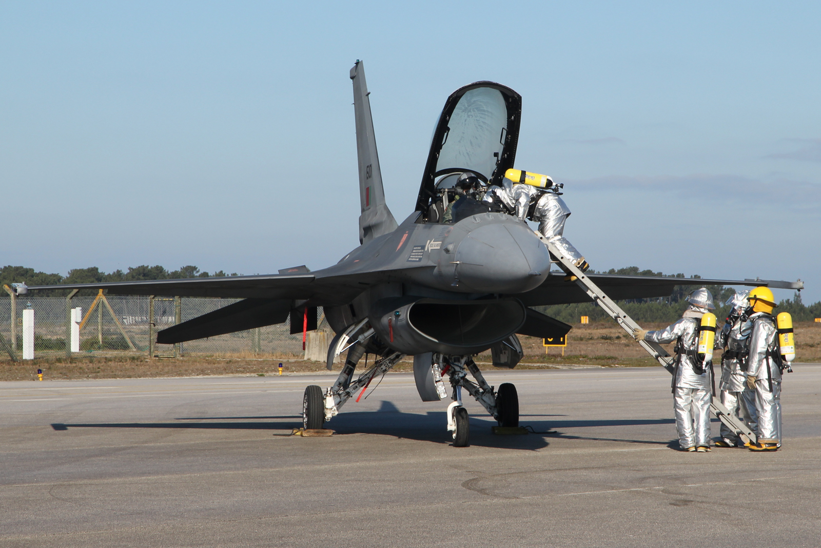 15101 (AA-1) 1993 General Dynamics F-16AM Fighting Falcon