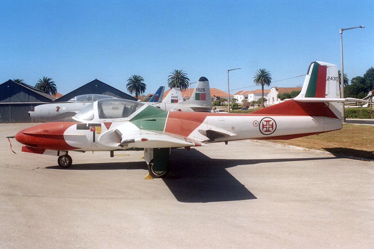 2430 (40784) 1962 Cessna T-37C Tweety Bird