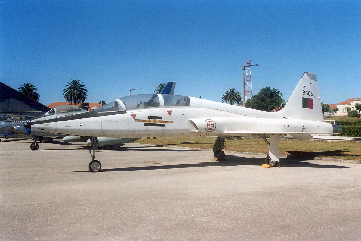 2605 · Northrop T-38A Talon · (LPST)