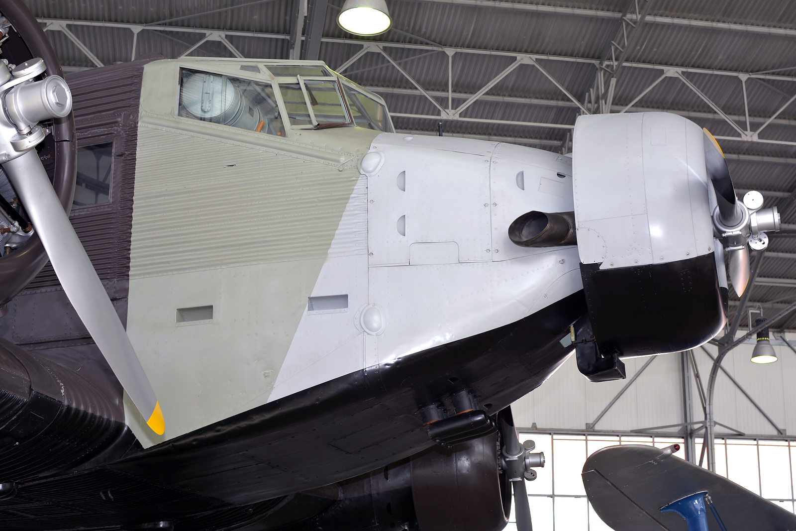 6304 · Junkers Ju-52/3mg3e · (BA1) (LPST)