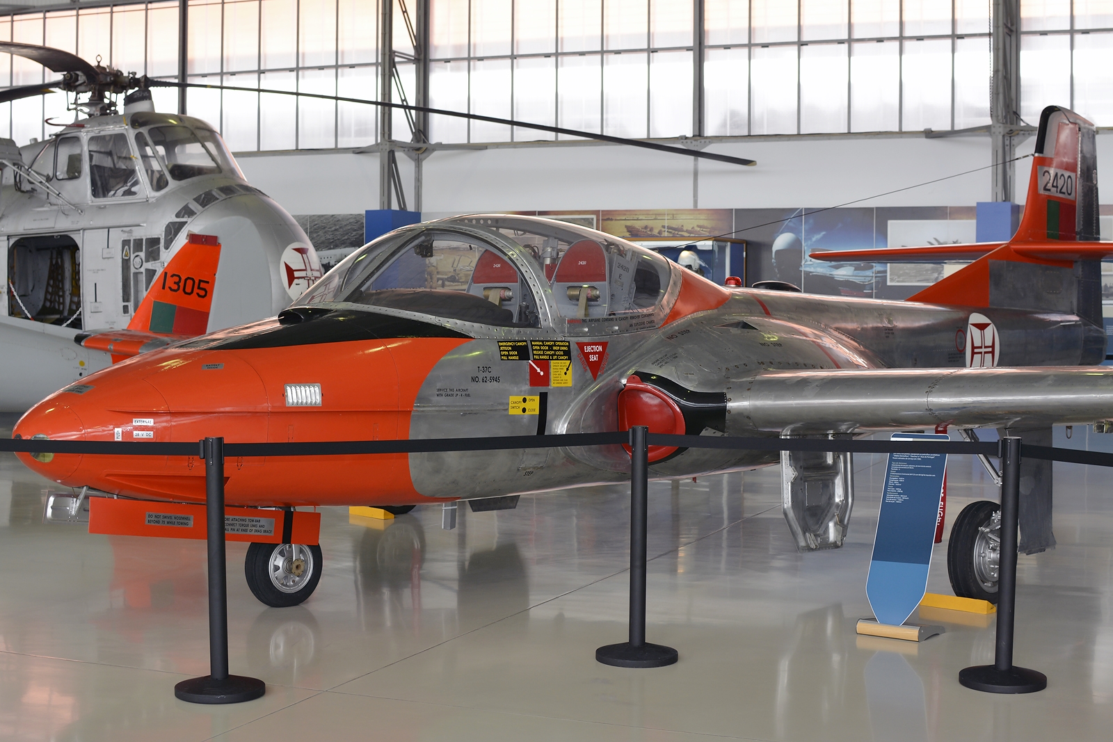 2420 · Cessna T-37C Tweety Bird · (LPST)