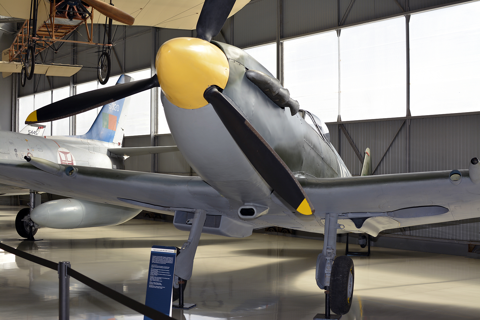ML255 · Supermarine 361 Spitfire HF.IXc · (LPST)