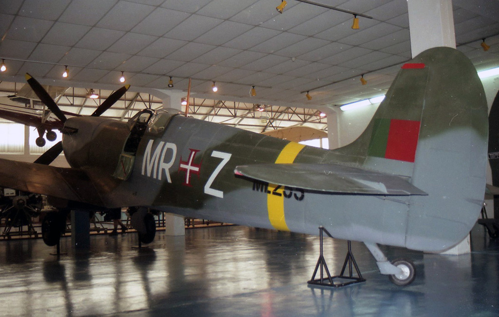 ML255 · Supermarine 361 Spitfire HF.IXc · (LPAR)