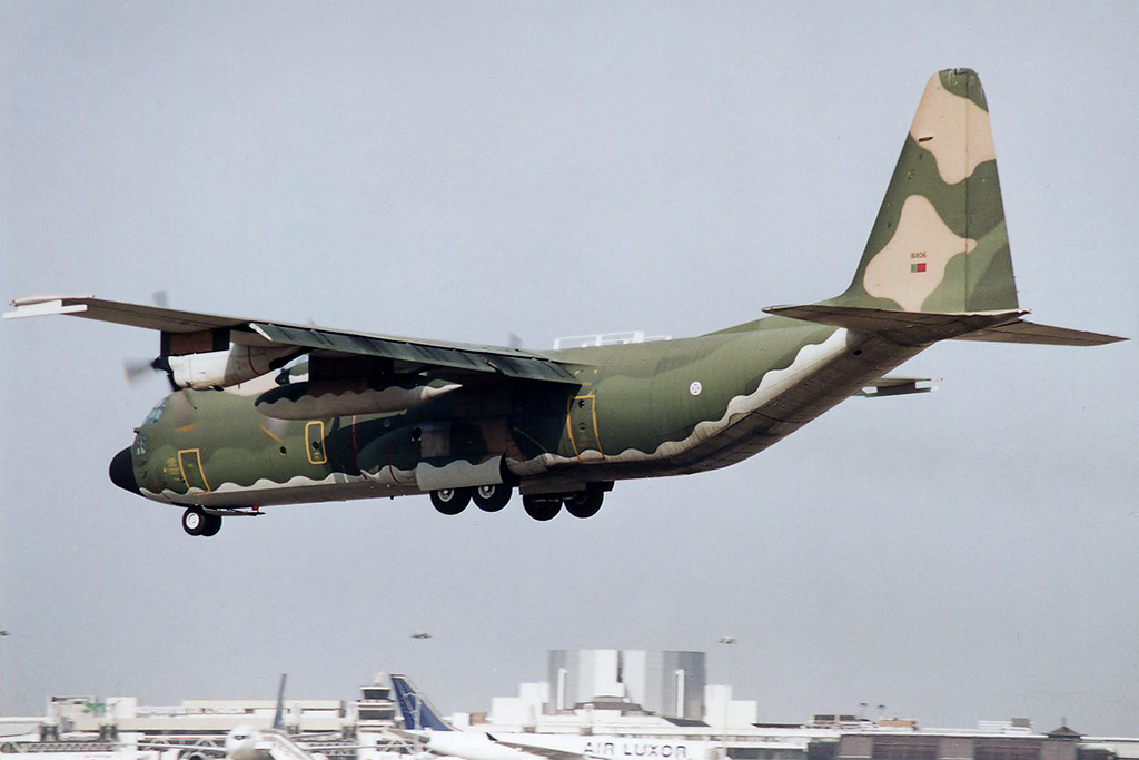 16806, (cn 382-5264), Lockheed C-130H-30 Hercules