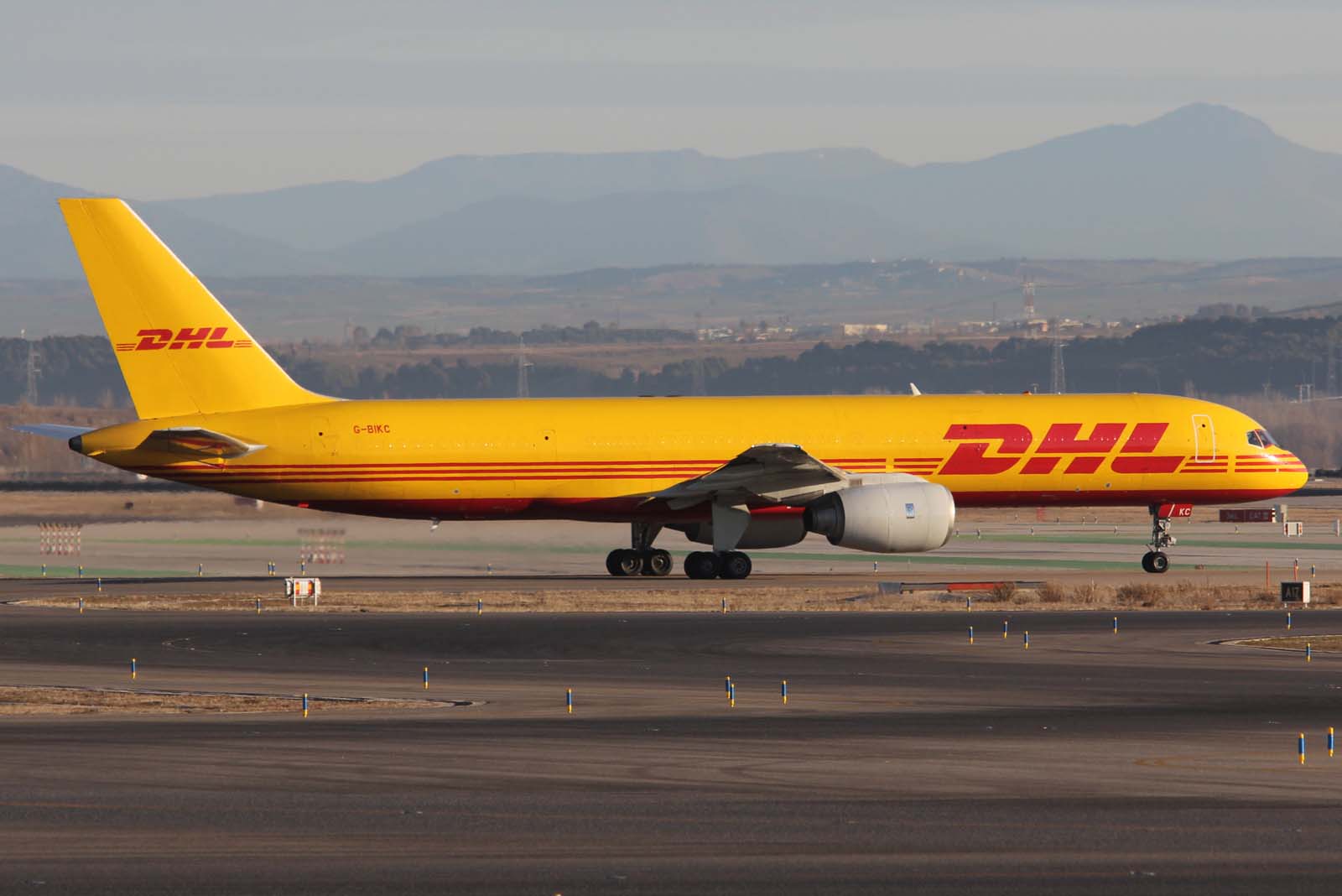 G-BIKC (22174) 1983 Boeing 757-236(SF)