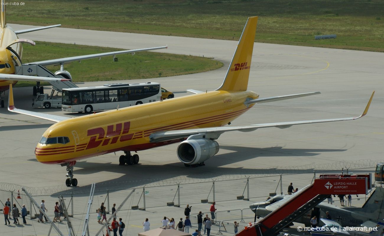 G-DHKC (30052) 2000 Boeing 757-256(PCF)(WL)