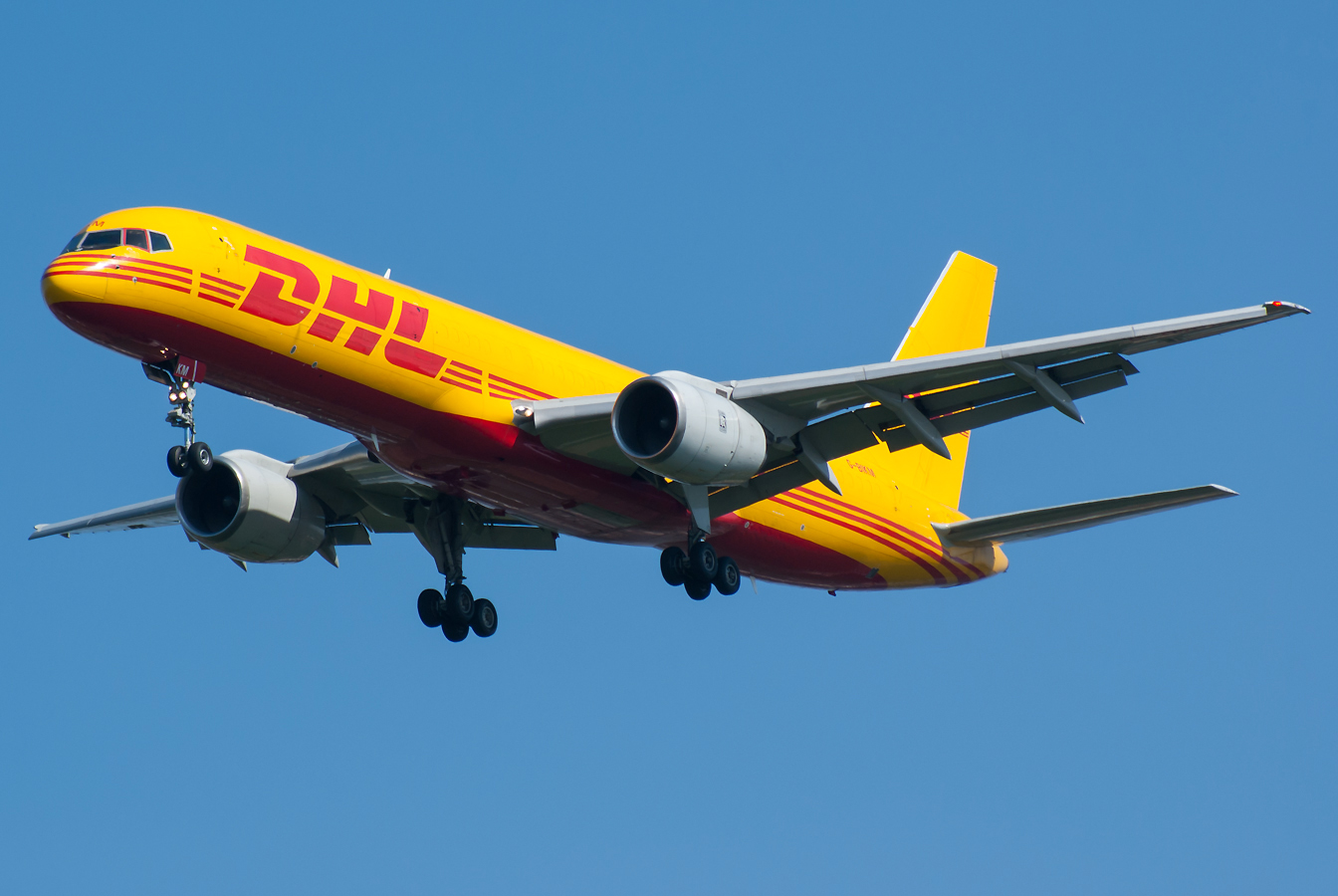 G-BIKM (cn 22184) Boeing 757-236SF